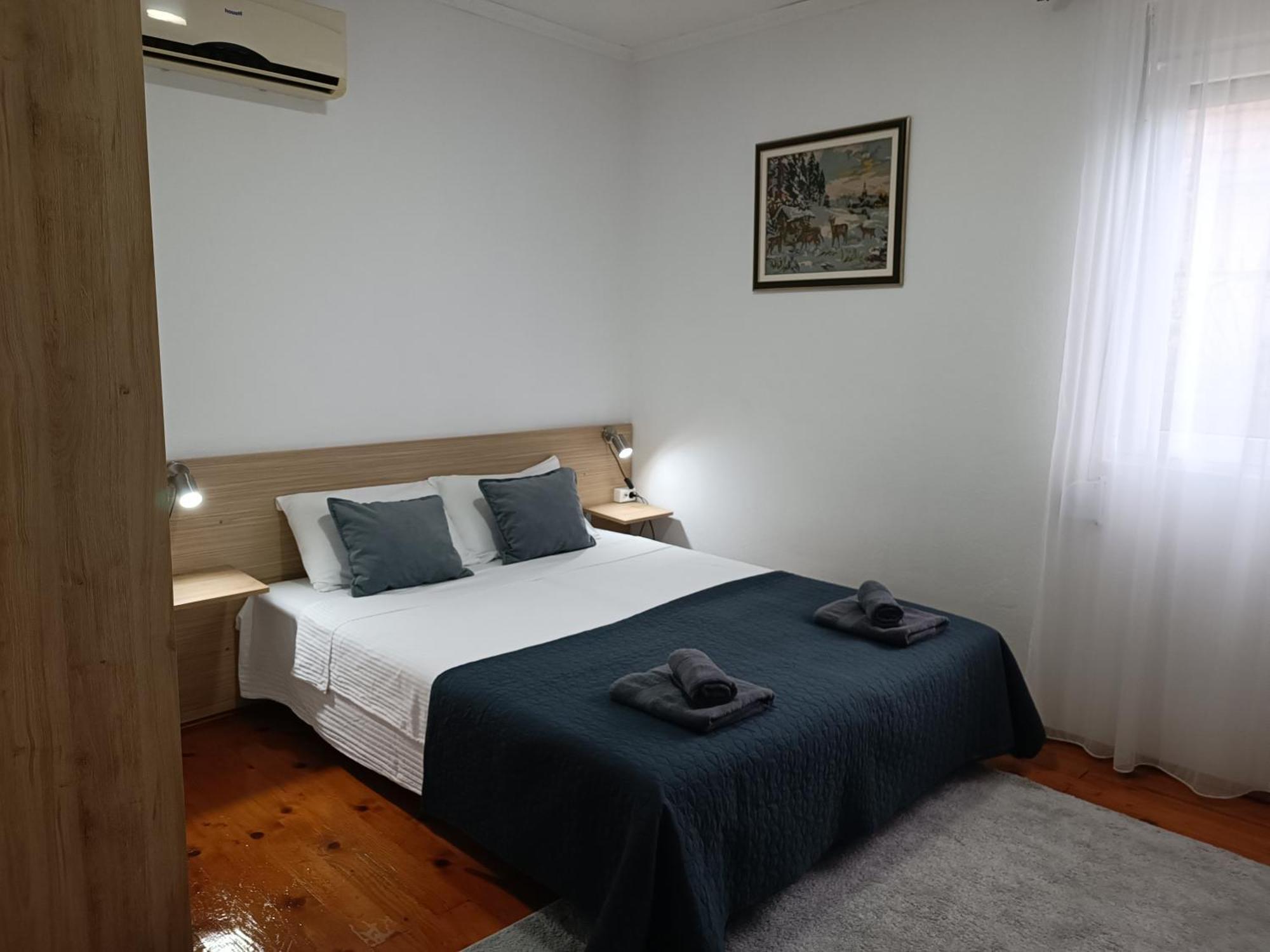 Entire House Floor - 2-Bedroom Cozy & Peaceful Apartment ポドゴリツァ エクステリア 写真